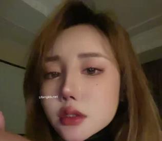 国宝级女神Couplelove高价福利视频曝光，64V-18.1G外网热议，特写用嘴无保护爆弄大叔约P，下载观看体验独特肥大叔C、秃头男同场竞技