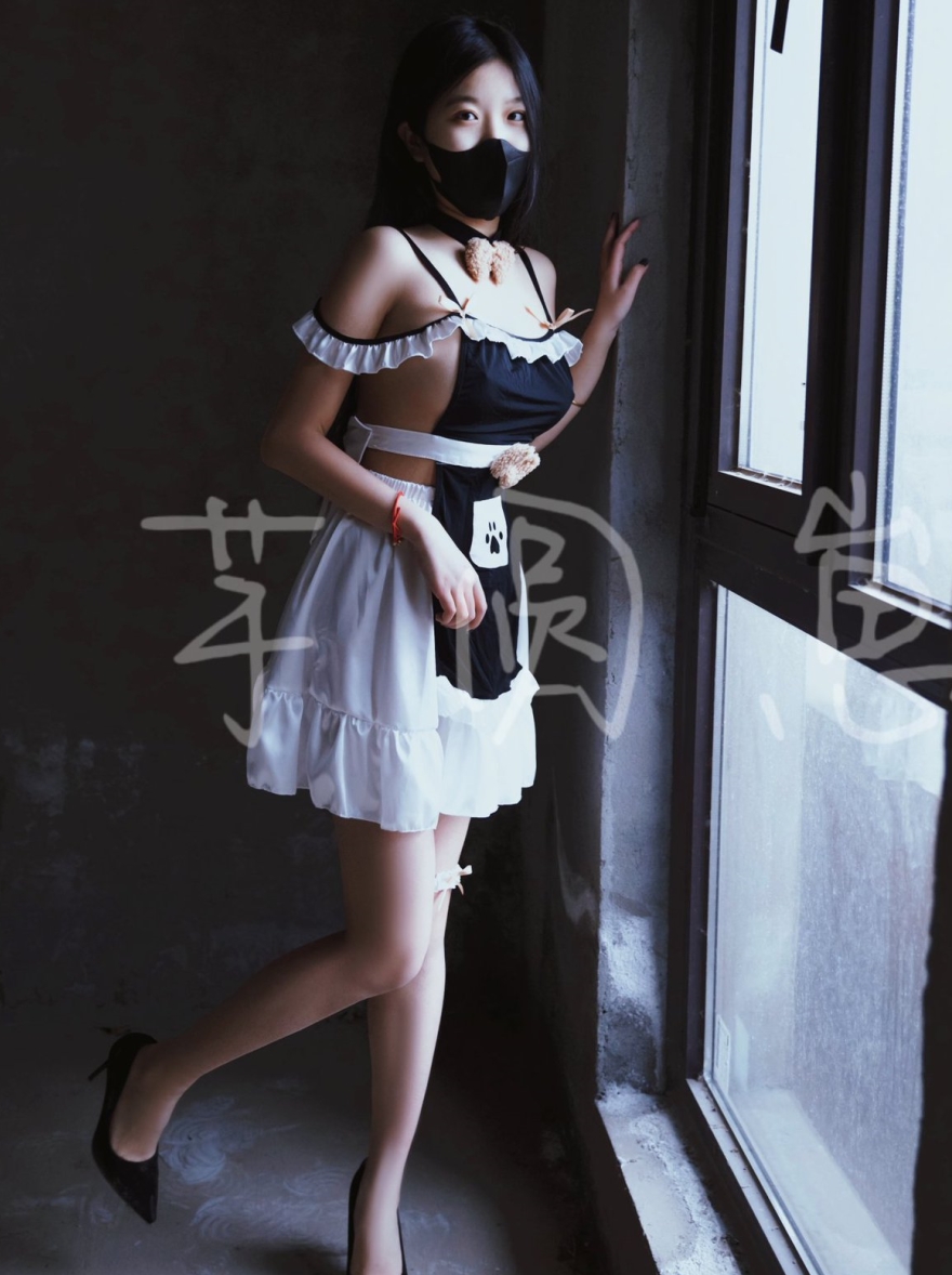 妹子私拍合集2K画质展示奴印文化魅力