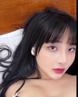 2024年8月档：OF网红yuumeilynCOS女模私拍合集，车衣、棒棒糖、下水道，嘴艺身材颜值全揭秘！