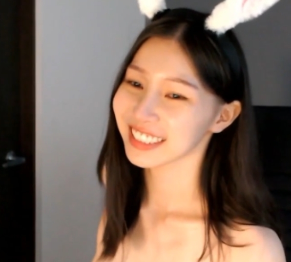 放飞自我，stripchat韩国主播minarocket直播录像大放送