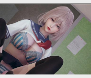 《G尼哥的妻子1-5全系列精品合集：绿M情节、卡点、多人游爆弄，观看下载，总时长20分钟，595M空间》