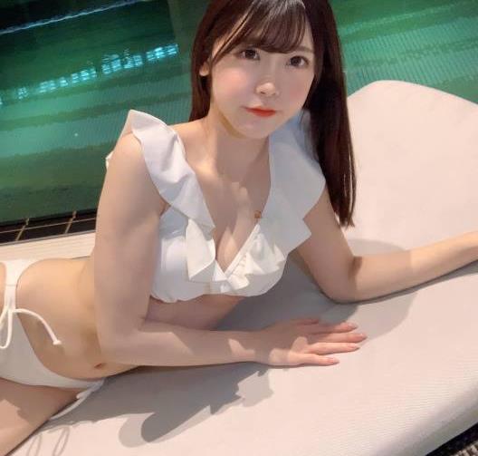 36.2G19岁新人女友皆濑明里，萌妹御姐抚眉妖娆烧颜值出道作品集