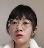 [转载搬运]乖乖女老师办公室表演全方位展示，大黑牛擦某处不断[1V+780MB][百度盘]