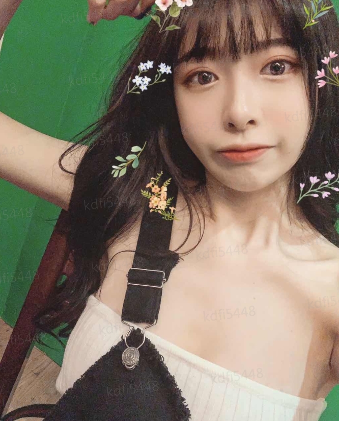 1V+619M反差小女友私密视频曝光，百度盘独家分享