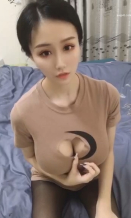 爱脚微信福利易直播(足迹/知足)妮妮阿/妮妮酱高颜值露脸舔足舔脚丝足系列(5V344m百度云)