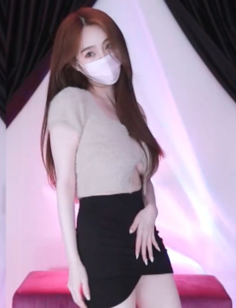 韩国山峰女主播热舞无水印8v+1.4g，链接30天有效