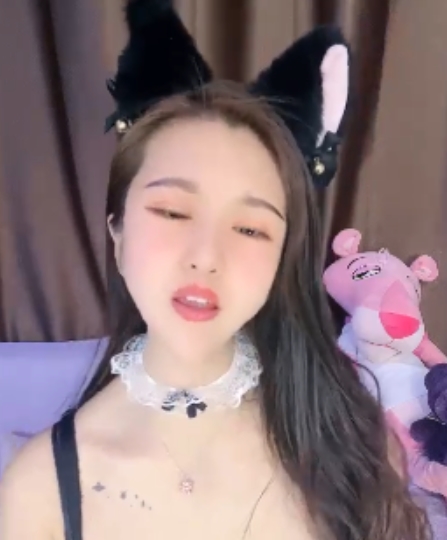 超级大罩杯女神小薇薇安狂甩奶4.48GB高清视频10小时