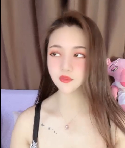 超级大罩杯女神小薇薇安狂甩奶4.48GB高清视频10小时