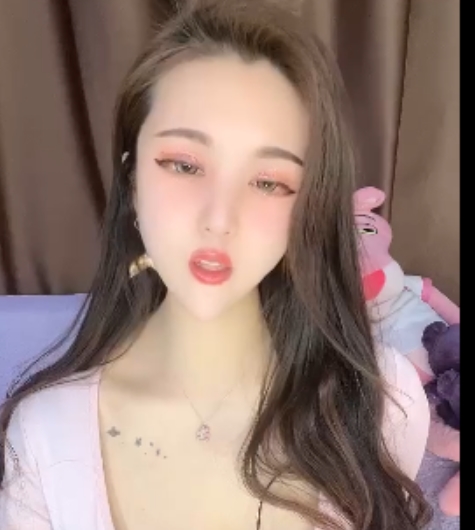 超级大罩杯女神小薇薇安狂甩奶4.48GB高清视频10小时