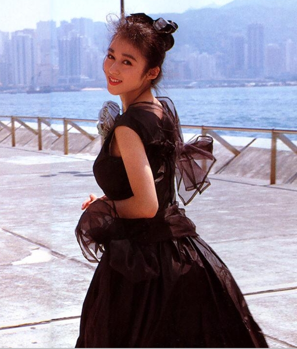 青山知可子音乐伴我行，港风美女共乐趣：71p+4.8m视频尽显古老艺术魅力