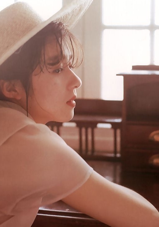 青山知可子音乐伴我行，港风美女共乐趣：71p+4.8m视频尽显古老艺术魅力