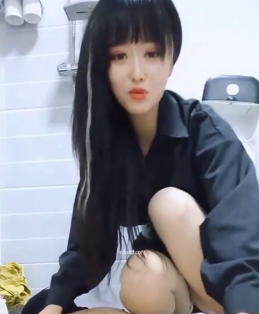 感受她的女王气场，领略她的直播魅力！