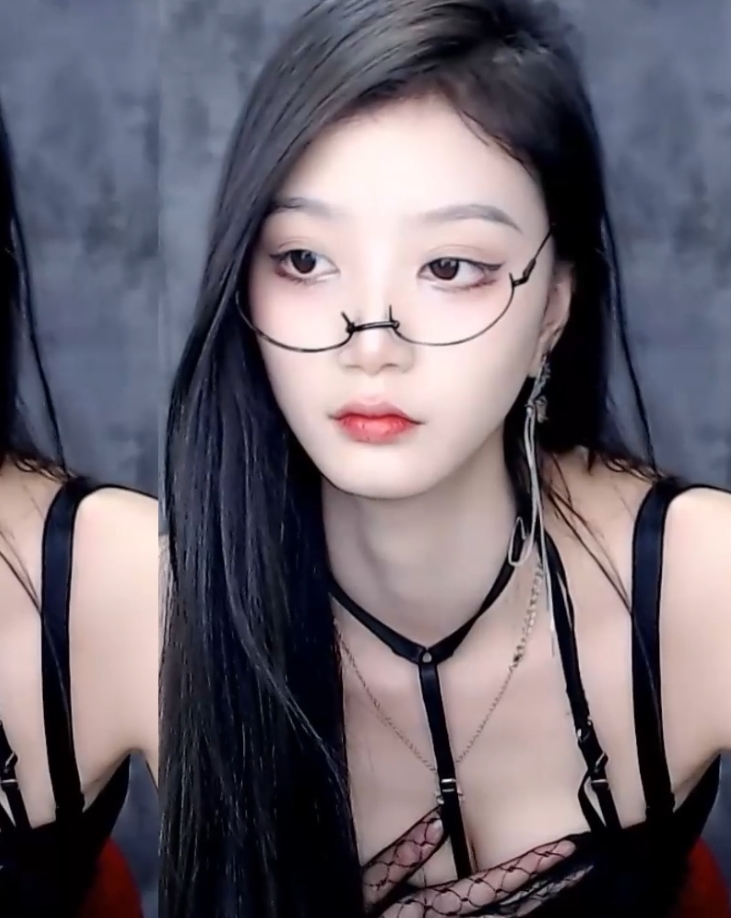 虎牙CC耶耶：付费群热舞+定制，5.28，精彩不容错过