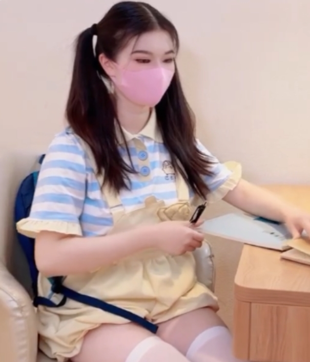 狐不妖&推特小狗38v30g合集：笑容迷人，精彩不容错过！