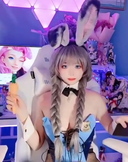 佳佳拖把作品福利视频，网红抖音爆款，百度ED2K收藏