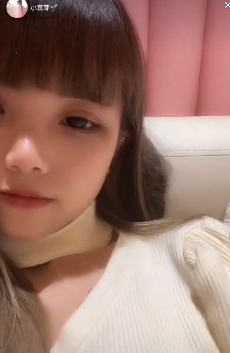 疯狂抖音3：美女馒头薄衣勾引，高清720P永久链接