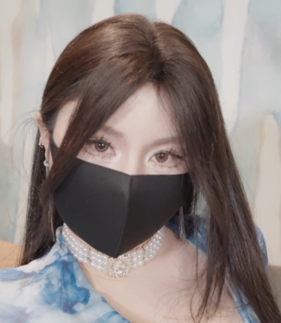 网红女神娜娜nana悄悄话合集：78V+344G下载，中文对白，奇怪器具进入