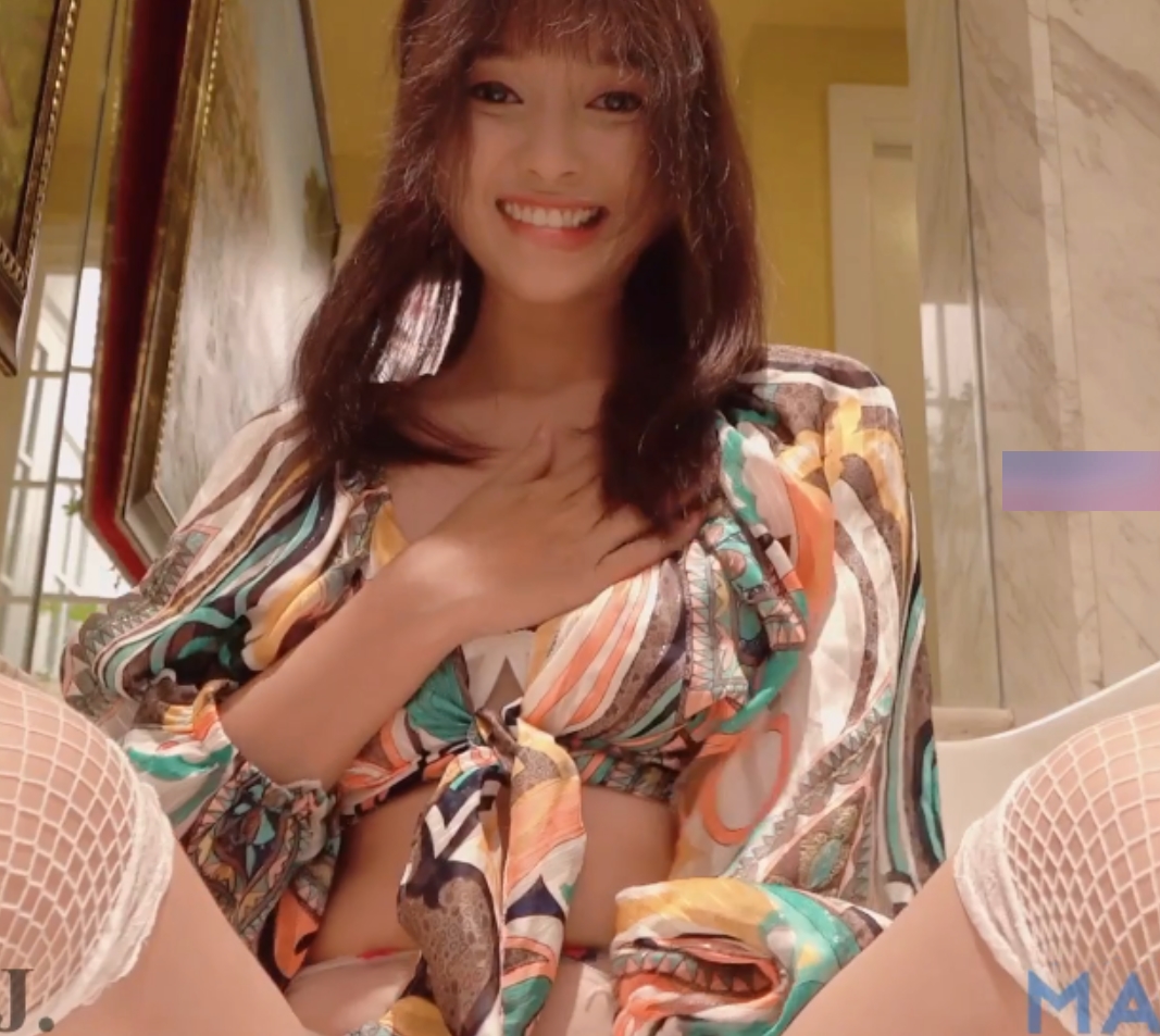 绝世容颜！甜美女神jasminej花式放尿合集，3.8G大片！