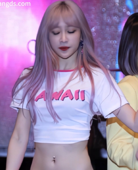 极致反差！大神AI_nude高能女团饭拍现场，2V+322MB视频，百度盘长久有效，失效不补