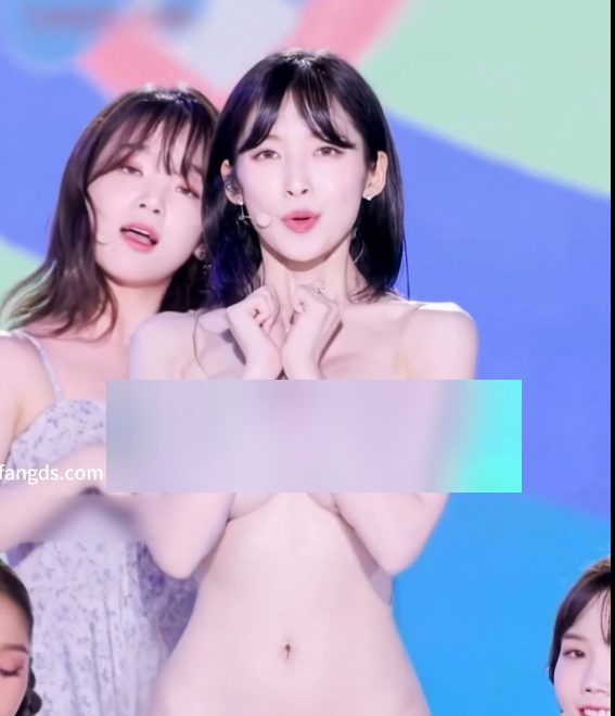 极致反差！大神AI_nude高能女团饭拍现场，2V+322MB视频，百度盘长久有效，失效不补