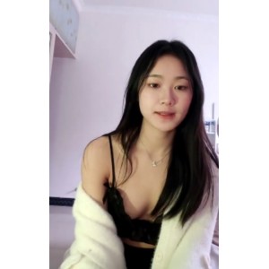 ```markdown[转载搬运]半糖主播顶点大合集[52V+38.8G][百度盘]在这个[转载搬运]的视频合集中，半糖主播顶点成为了焦点。她以一种独特的方式吸引了观众的注意。其实之前在学校里，她就展现出了与众不同的魅力。顶点，一个名字，一个身影。她的外貌让人过目难忘，不需要过多的形容词，只需一眼就能让人记住。以致于脚踩高跟的她在现场频频摔脚滑，却依旧保持着优雅。这个视频合集包含了52个视频，总共