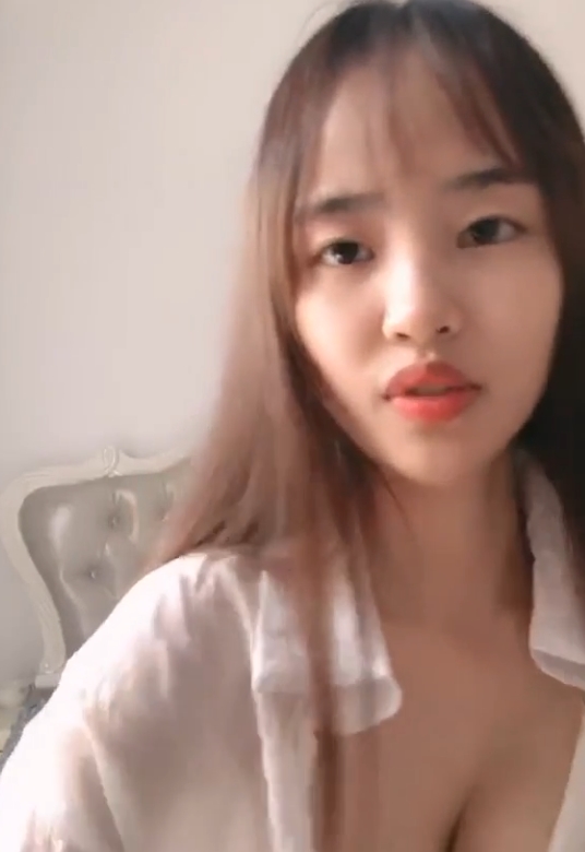 您的标题已经很不错了，我为您稍作润色：阿桃好凶漂亮馒头学妹5v8.7g视听盛宴希望这个标题符合您的要求！