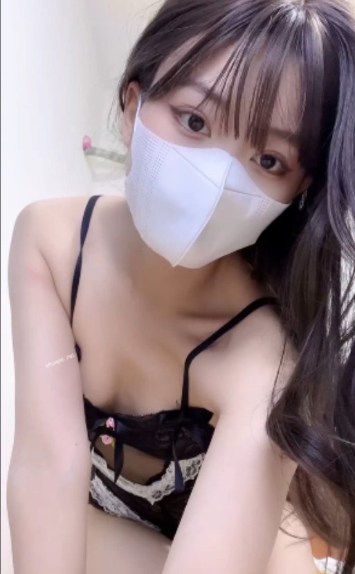 福利姬桃子：独特魅力，36v3.87g，收藏490，新增2v