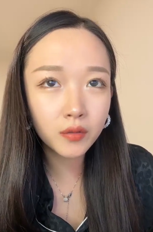 来说,这个合集绝对是一个不可错过的宝藏。无论是在百度上搜索下载,还是通过ED2K进行分享,都能轻松获得这个精彩的眼镜御姐妹子叭嗦合集。赶紧收藏起来,一起享受这些精彩的视频吧!