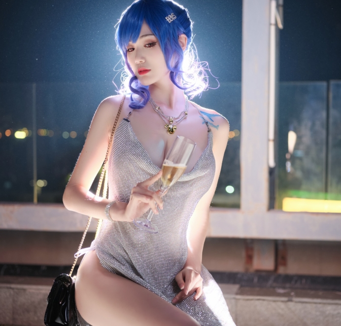 虎牙美艳博主大梨子合集：一米八高挑身材美腿角色扮演5.9G视频珍藏