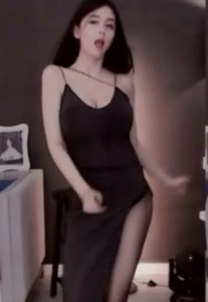 斗鱼七哥张琪格最新视频大合集！46个舞蹈作品，去水印露脸颜值身材全揭秘！