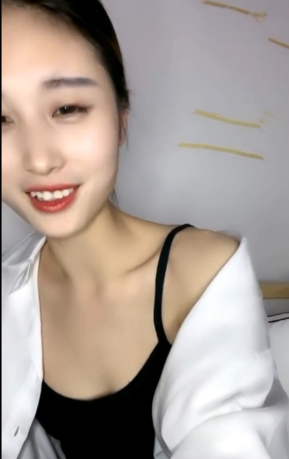 辣妹小九九：神秘新视频，丰富内容