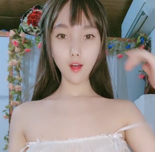 宿舍直播粉红色小英最新合集38V35G，收藏百度ED2K