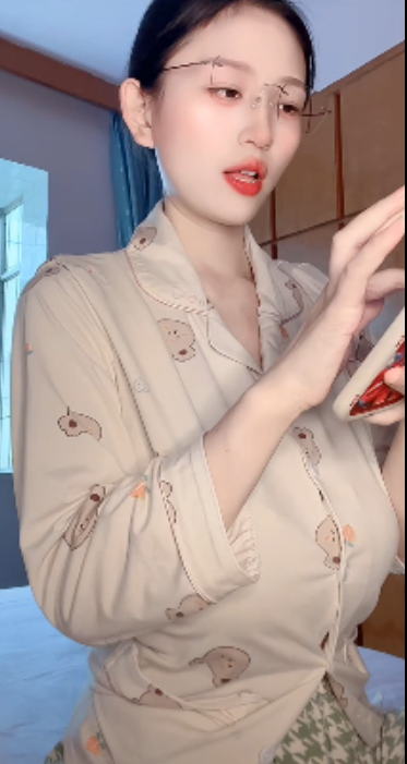 快手主播哺乳大罩杯少妇晨曦兔子最新合集27V948M，资源网盘解压付费