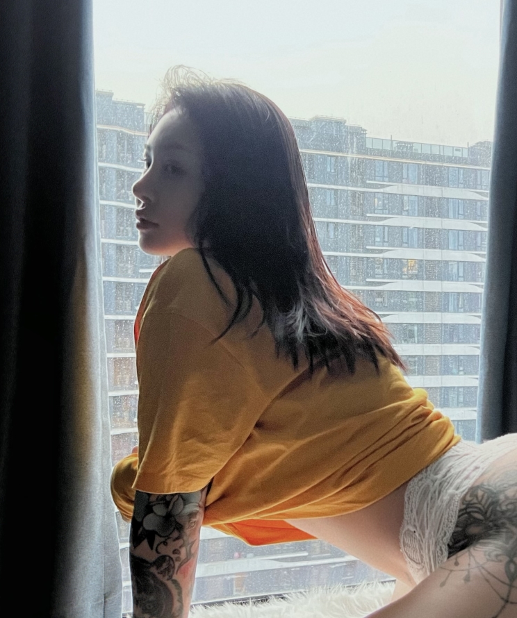 转载百度云微密圈三人游合集宋昱欣最新视频52V1.34GB,包含2月与12月内容