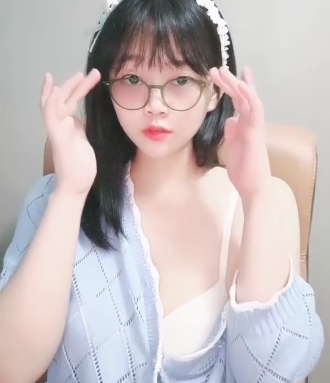 00后舞蹈生《桃子》最新合集10VXXG，青春活力舞蹈