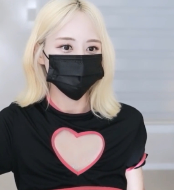 韩国大尺直播吴月210部合集44.8G白嫩肌肤掐腰热舞时衣料位移争议片段渔网袜勾丝舞动三十分钟第152部呐喊收音最酥麻