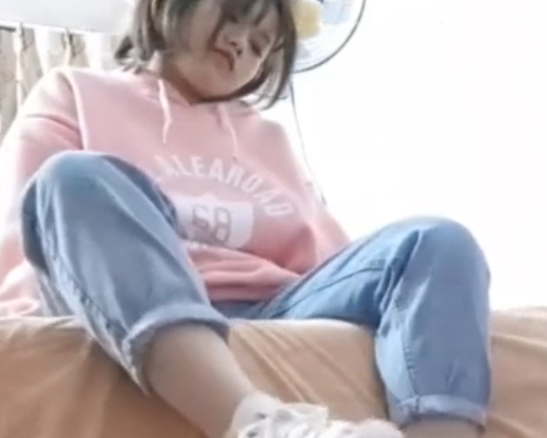 百度盘艾彩足系列福利视频合集10部3.5G，压缩不易