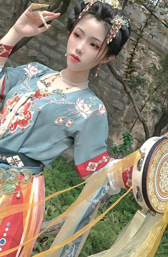 网盘TiTi御姐合集91套52G超火辣