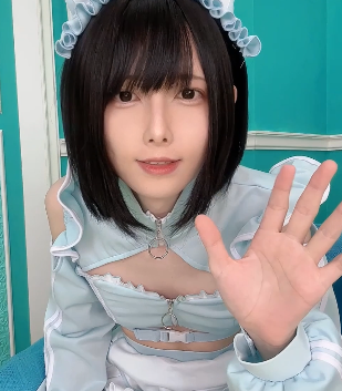 秋月真绫推特作品视频29部6.93G表演车灯