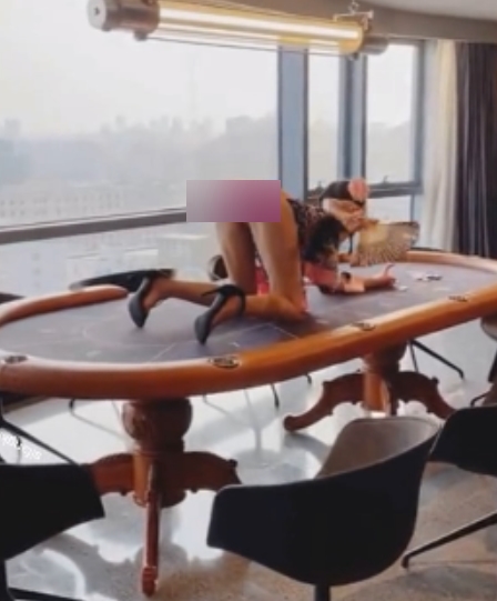 BM大官人飞镖进入互动指教26V私拍三人游1.54G全网疯传