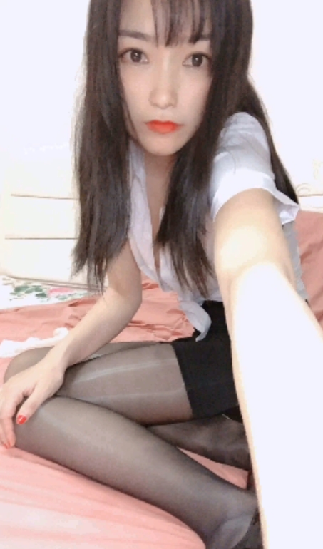 易直播哆哆热舞合集16部2.45G顶级腰臀