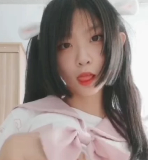 清纯女大学生自拍合集17V55MB深夜福利