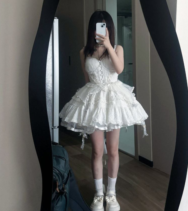 91白袜女三人游88部50G劲爆