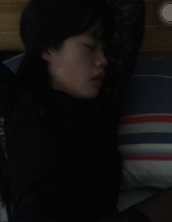 长沙理工蒋鑫学妹自拍合集多部1.44G太顶了