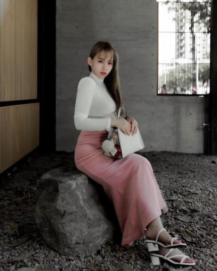 丰满Nina老师推特视频129部20.3G太顶了