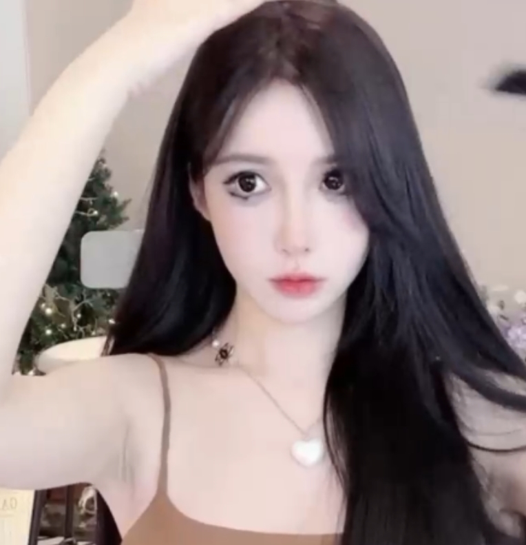 DeepEggs主播夏柔萱710g合集1092v湿身诱惑丰满汁多