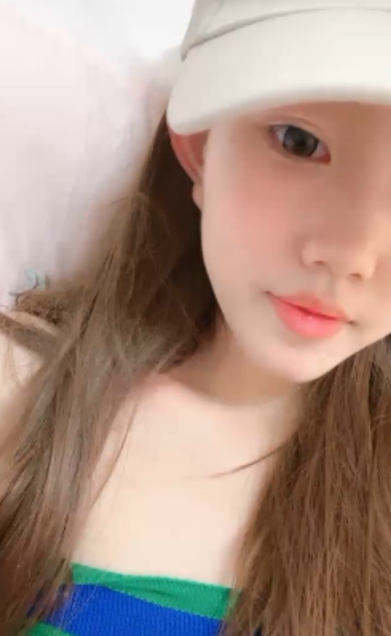 乔乔妹妹黑框眼镜双马尾视频推特合集24部18.4G丰满