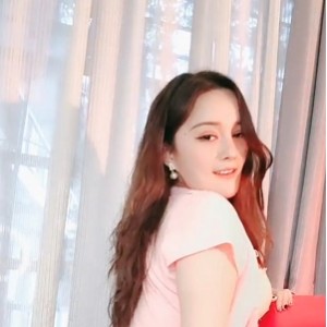 推特合集笑笑34部25G丰满