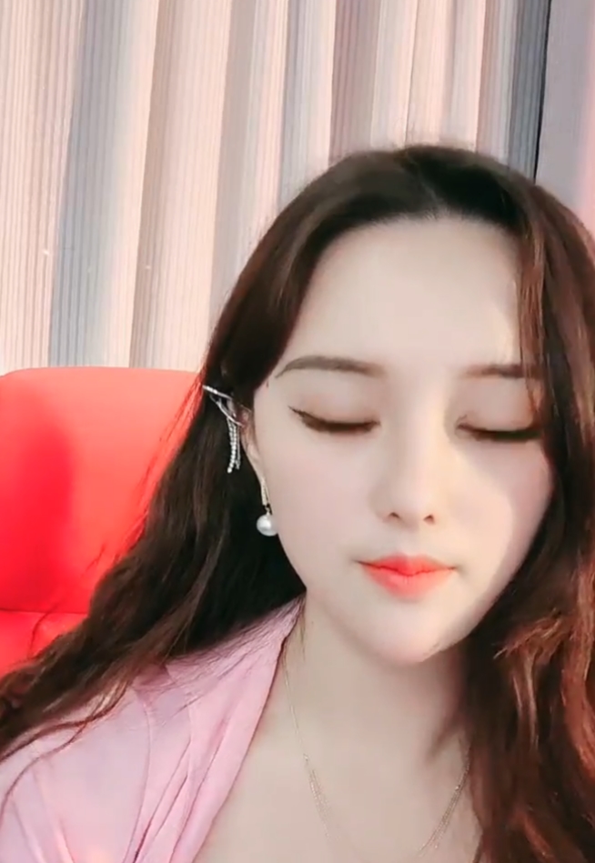 推特合集笑笑34部25G丰满