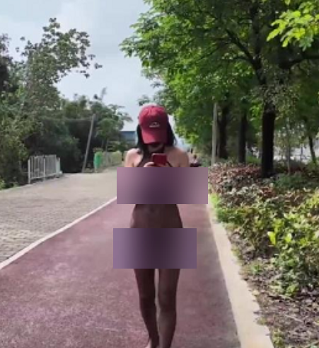 诱惑cikaimoon红帽女户外展示2V1.09GB